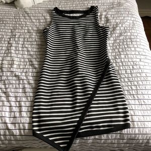 BB dakota Black and white fitted dress